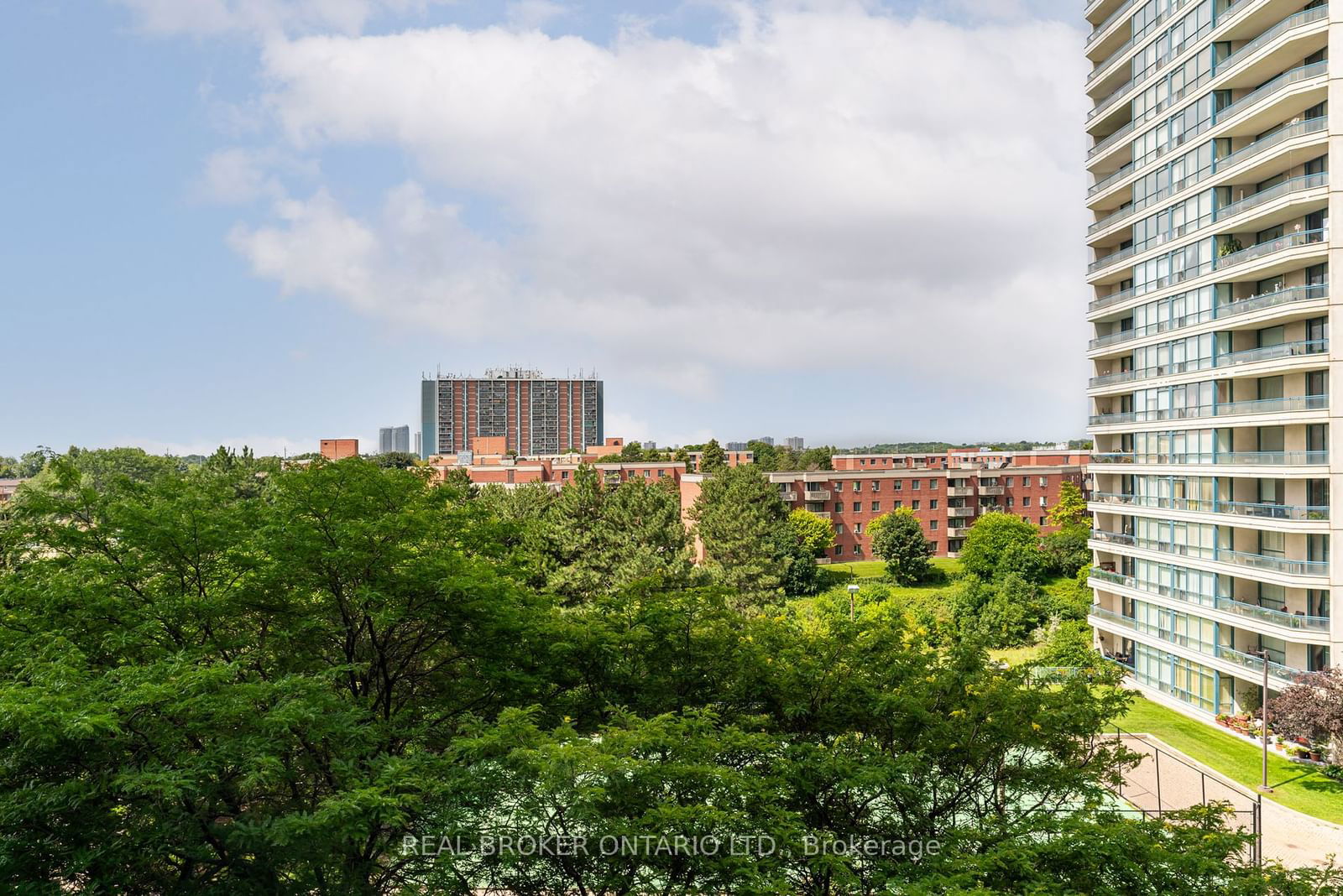 4727 Sheppard Ave E, unit 608 for sale