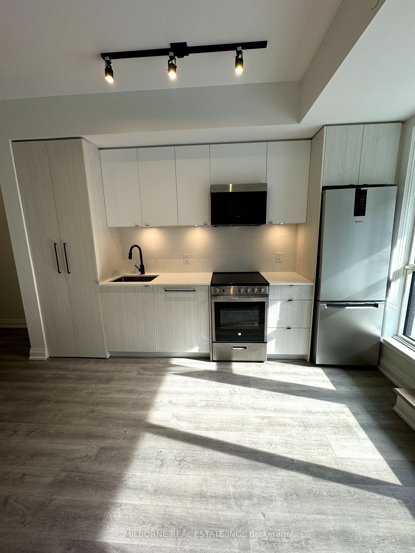 2369 Danforth Ave, unit 219 for rent