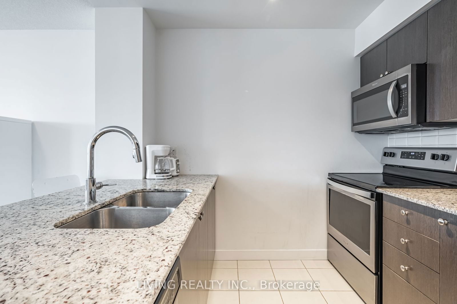 8 Trent Ave, unit 805 for sale - image #6