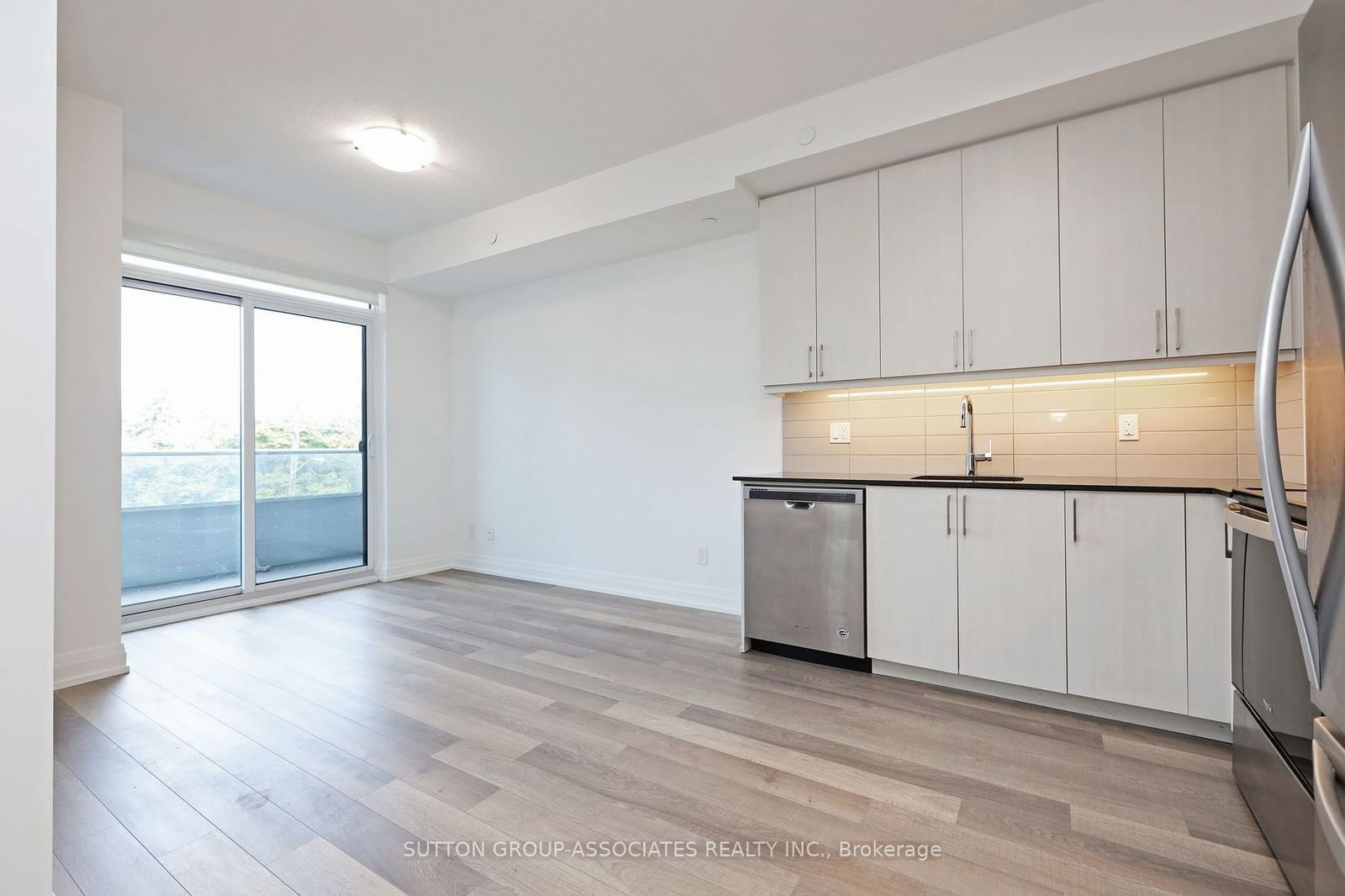 3121 Sheppard Ave E, unit 320 for sale - image #8