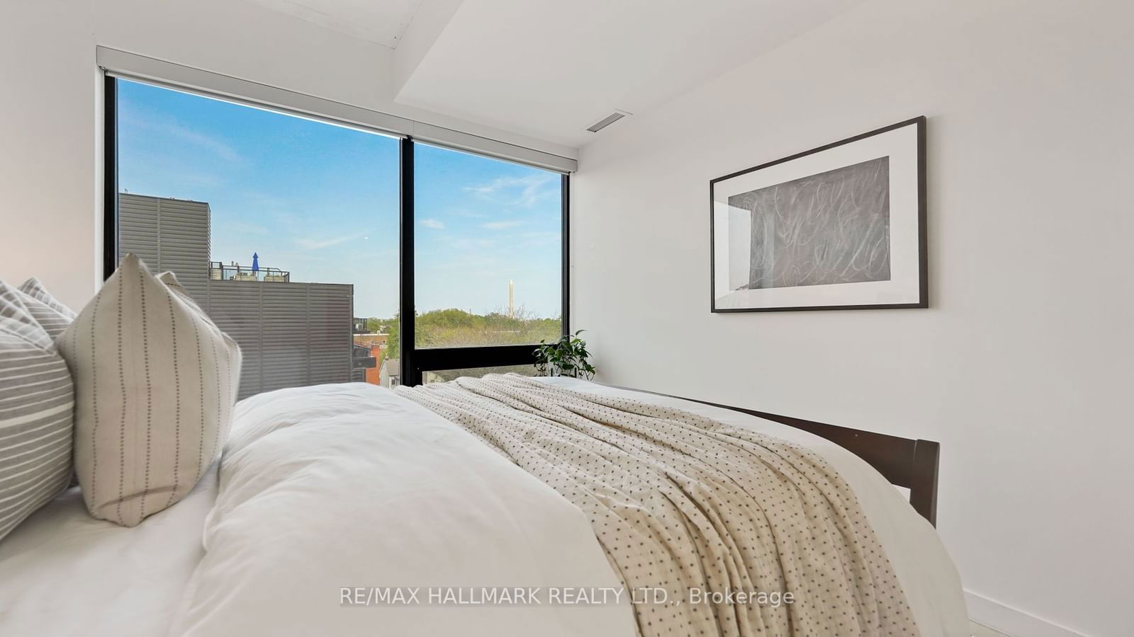 246 Logan Ave, unit PH721 for sale - image #16