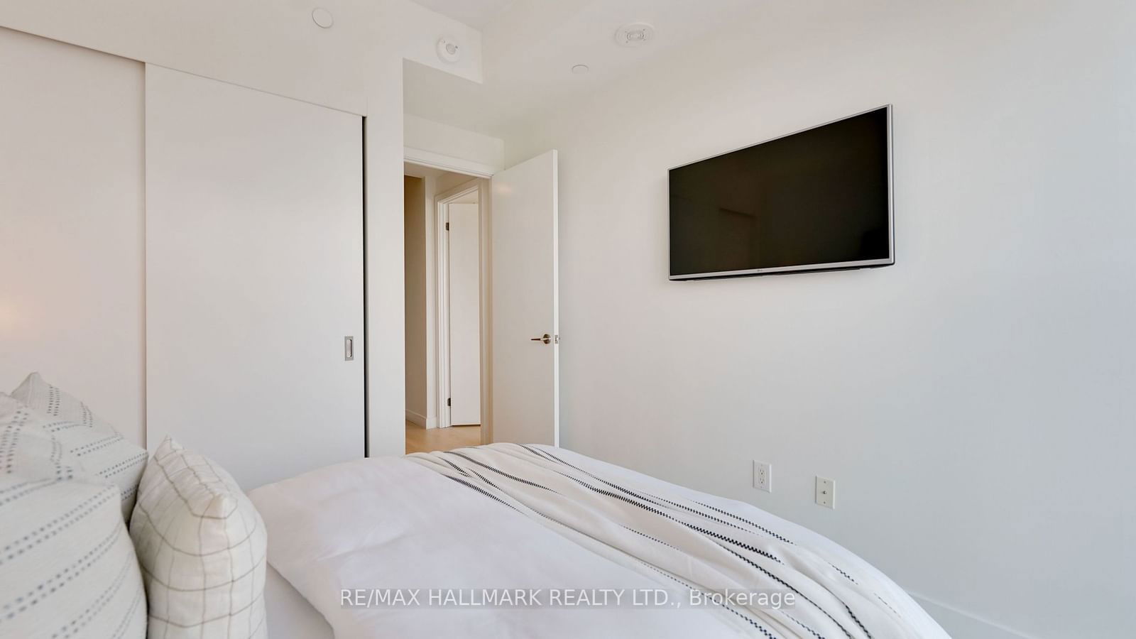 246 Logan Ave, unit PH721 for sale - image #24