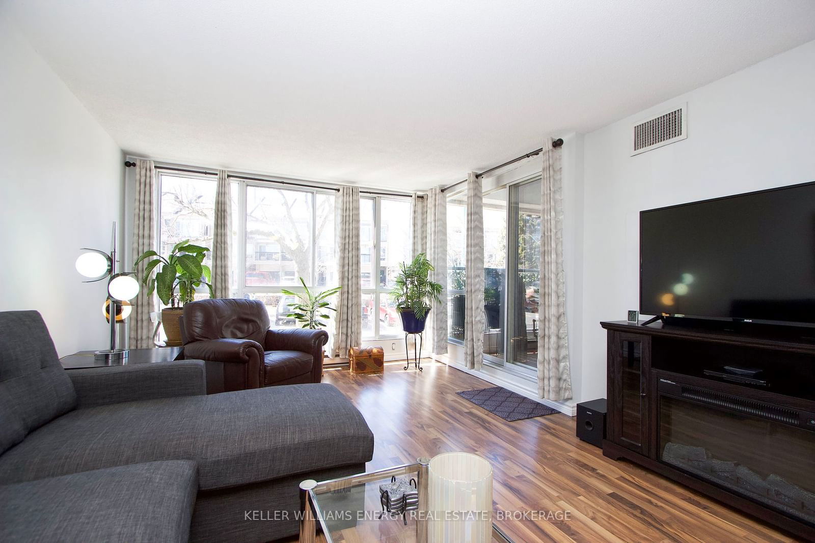 25 Cumberland Lane, unit 112 for sale - image #2