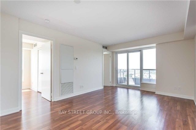 151 Village Green Sq, unit Ph 3 for rent - image #3