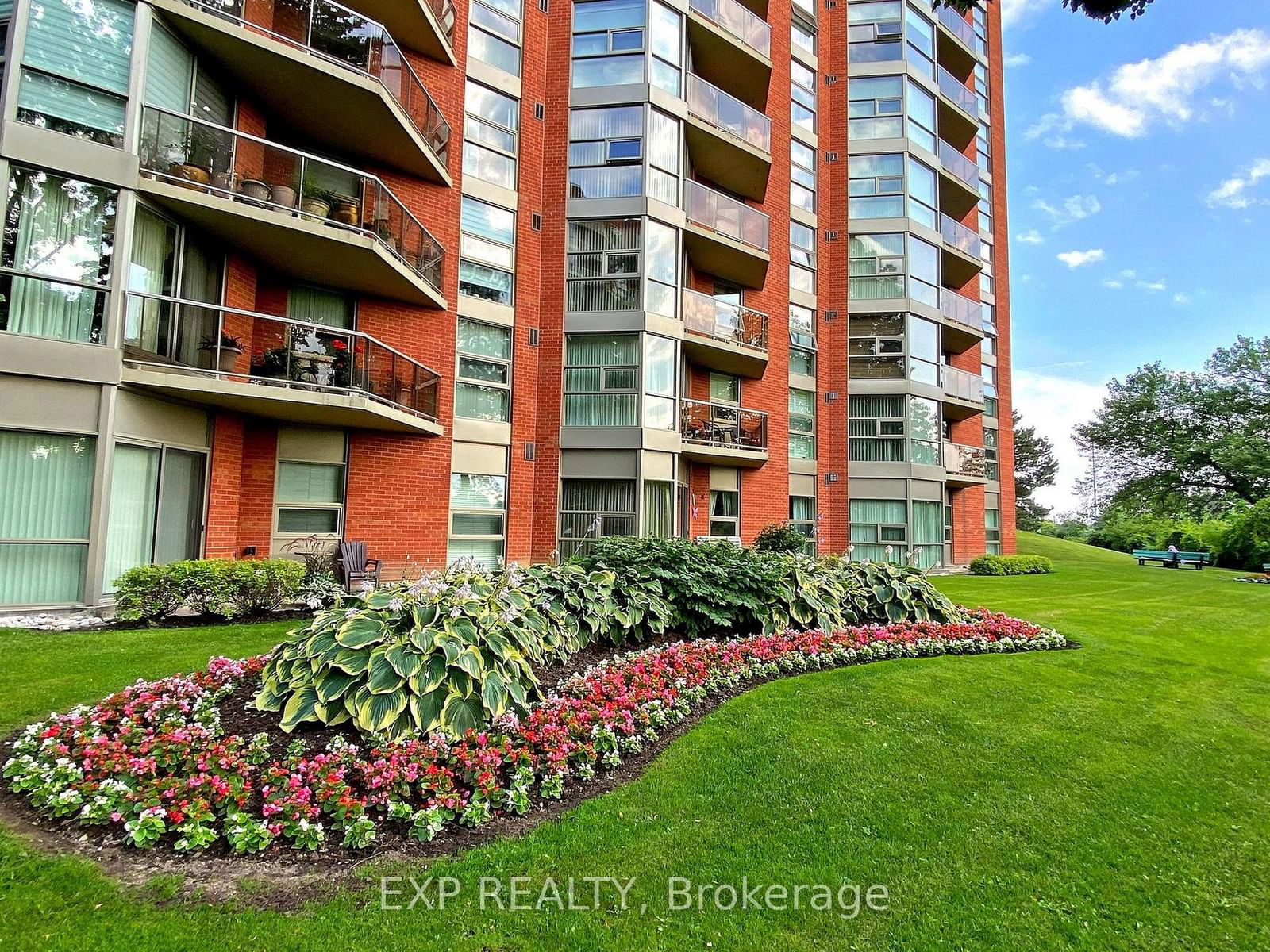 10 Dean Park Rd, unit 718 for sale - image #1