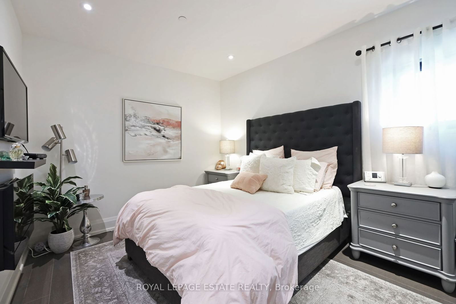 365 Beech Ave, unit 410 for sale - image #8