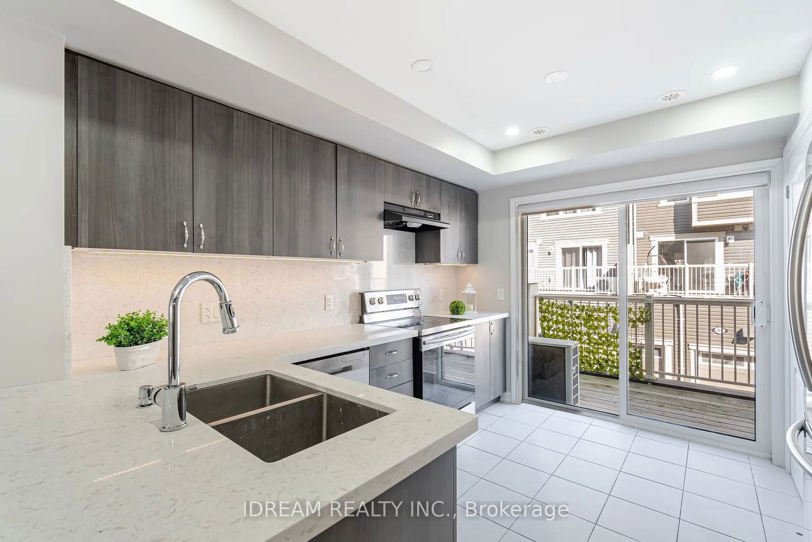 2500 Hill Rise Crt, unit 76 for sale - image #6