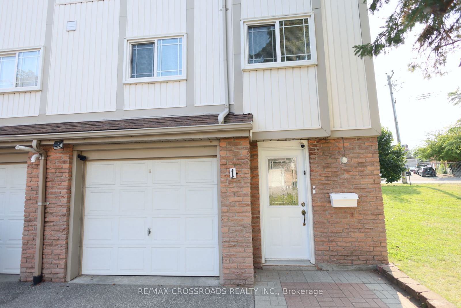 141 Galloway Rd S, unit 1 for sale - image #1