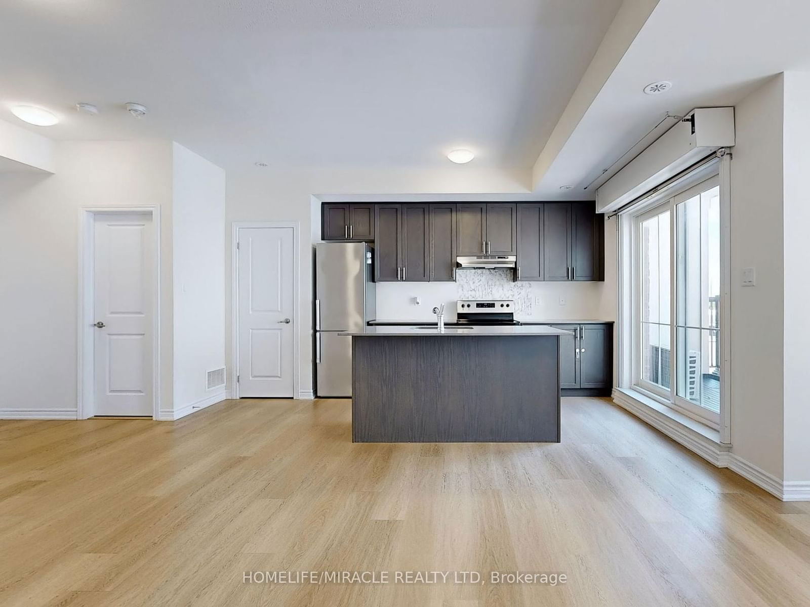 490 Beresford Path, unit 9 UPPER for sale - image #2