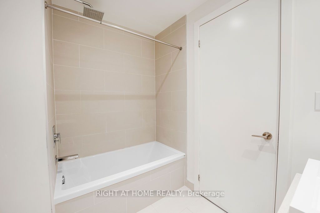 246 Logan Ave, unit 423 for sale - image #14