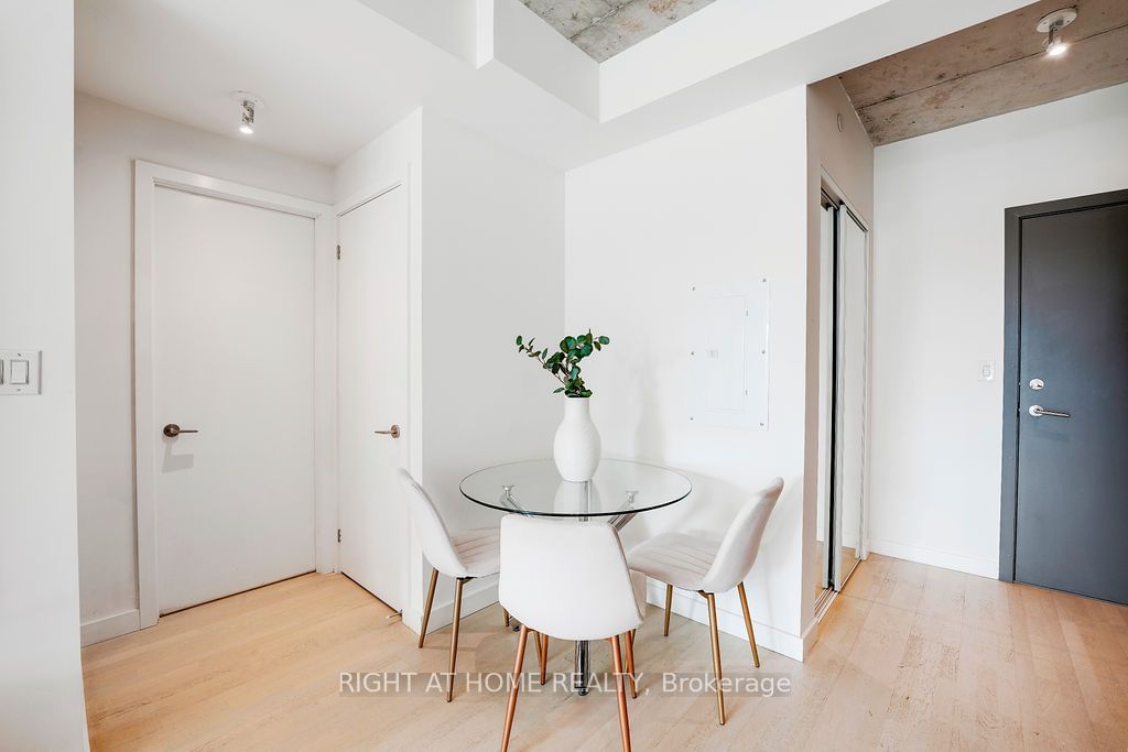 246 Logan Ave, unit 423 for sale - image #3