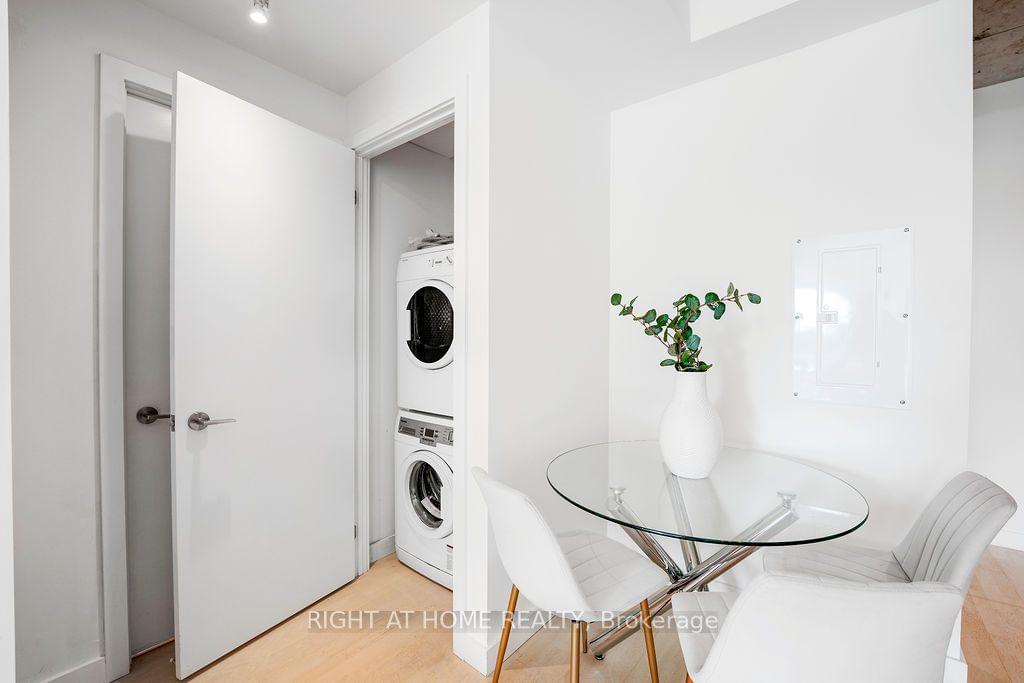 246 Logan Ave, unit 423 for sale - image #4