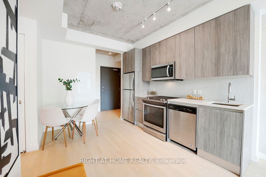 246 Logan Ave, unit 423 for sale - image #7