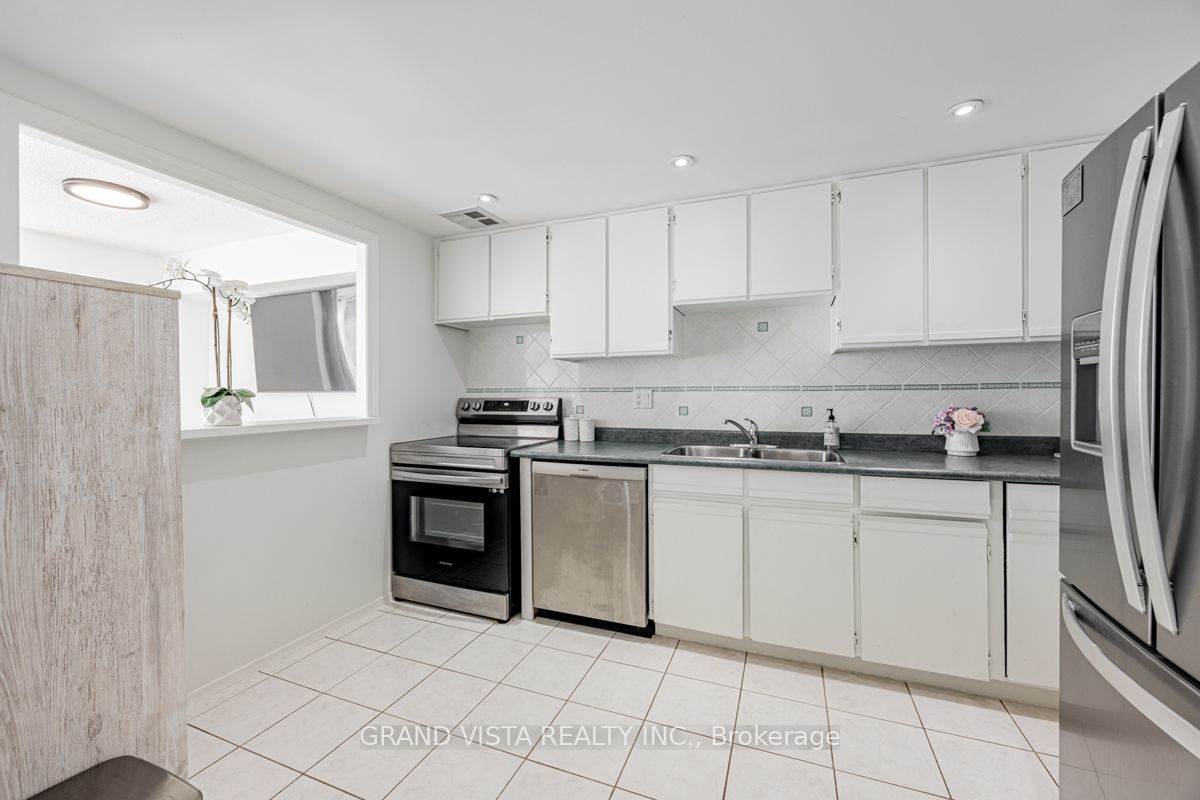 10 Dean Park Rd, unit 905 for sale - image #14