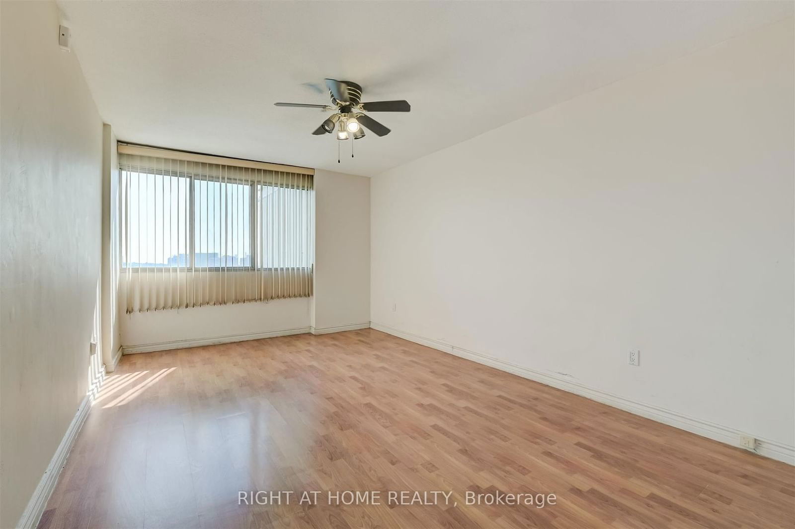 3 Massey Sq, unit 2602 for sale - image #18