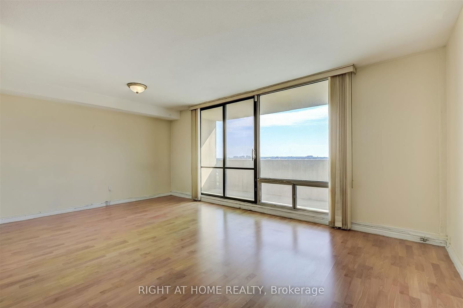 3 Massey Sq, unit 2602 for sale - image #8