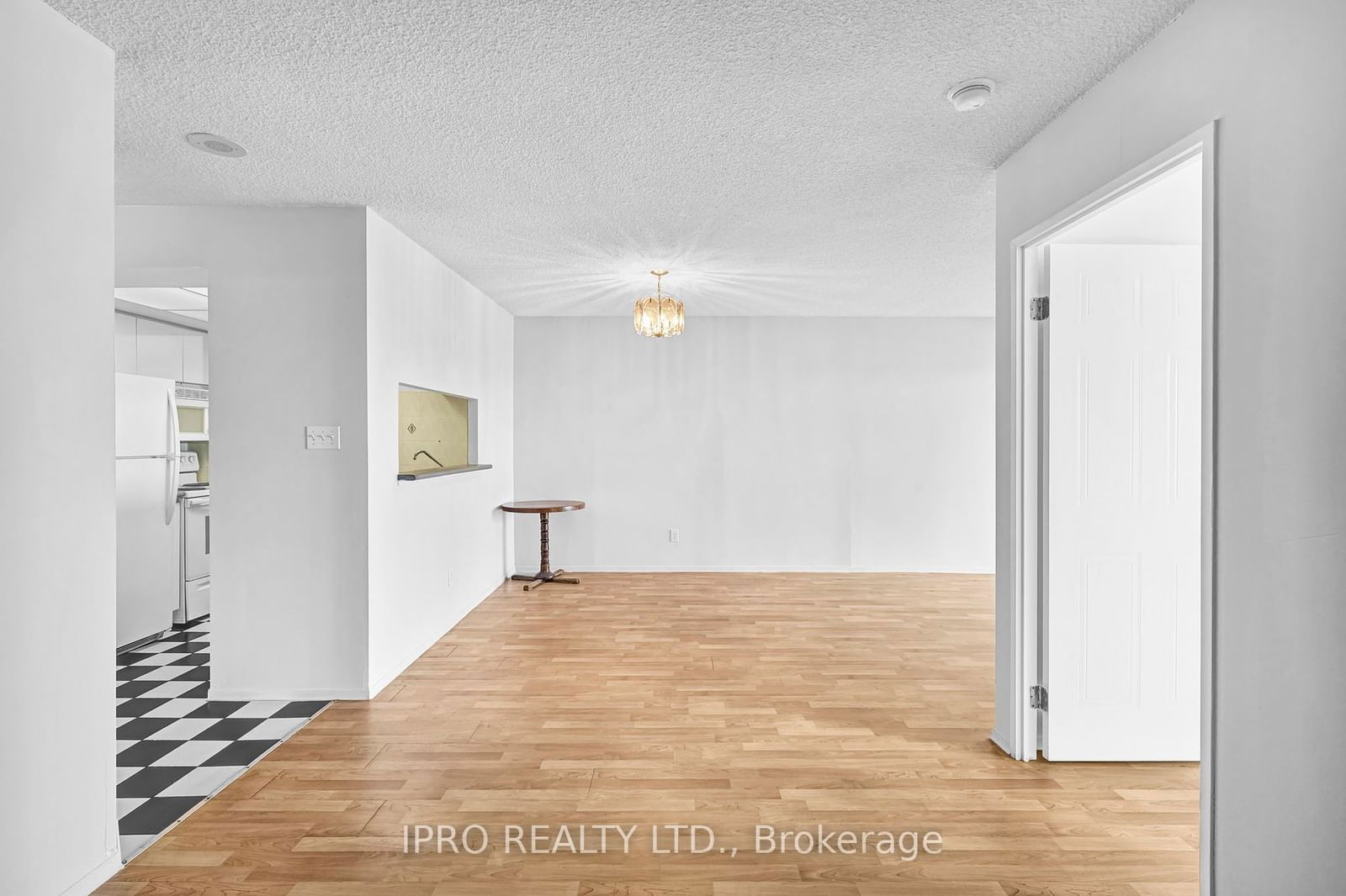 2550 Lawrence Ave E, unit 807 for sale - image #3