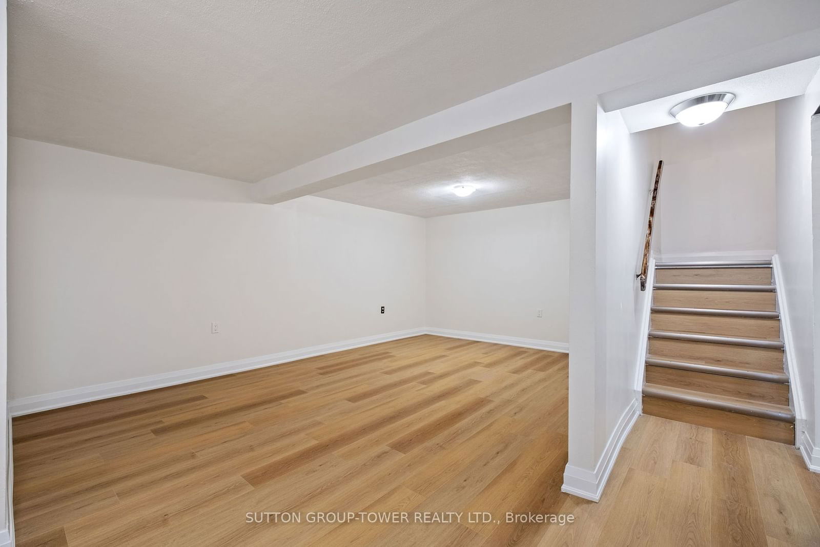 1010 Glen St, unit 140 for sale - image #29