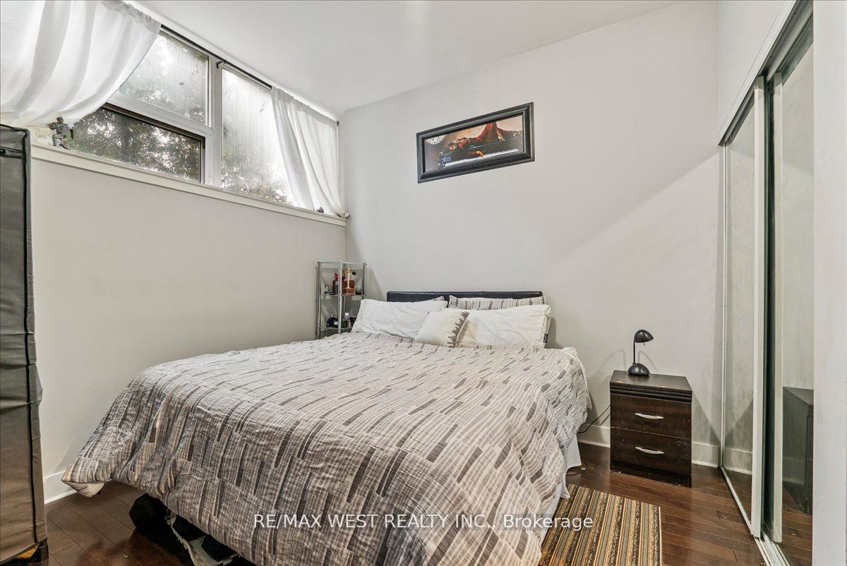 323 Kingston Rd, unit 101 for sale - image #16