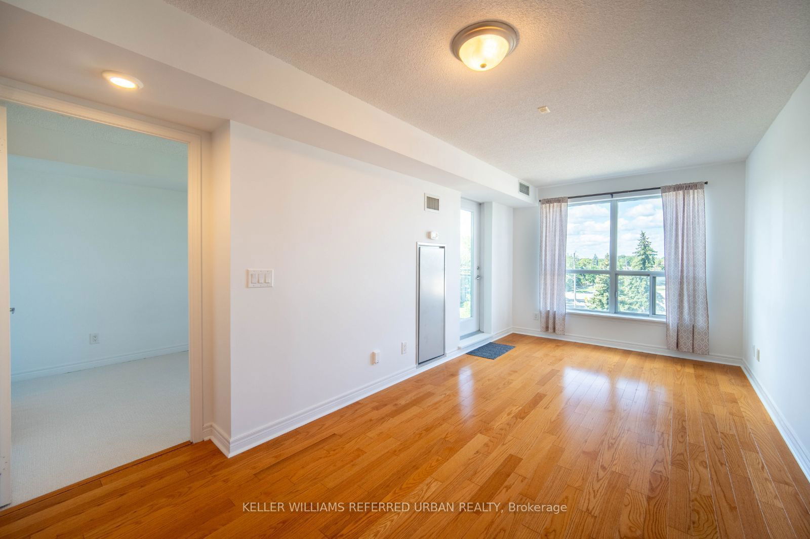 60 Fairfax Cres, unit 413 for sale - image #15