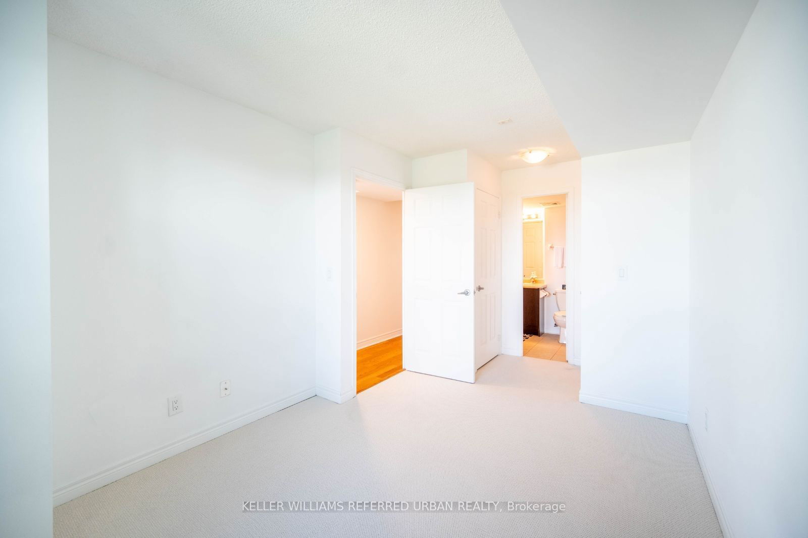 60 Fairfax Cres, unit 413 for sale - image #20