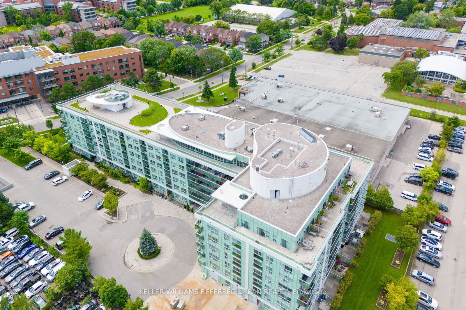 60 Fairfax Cres, unit 413 for sale - image #3