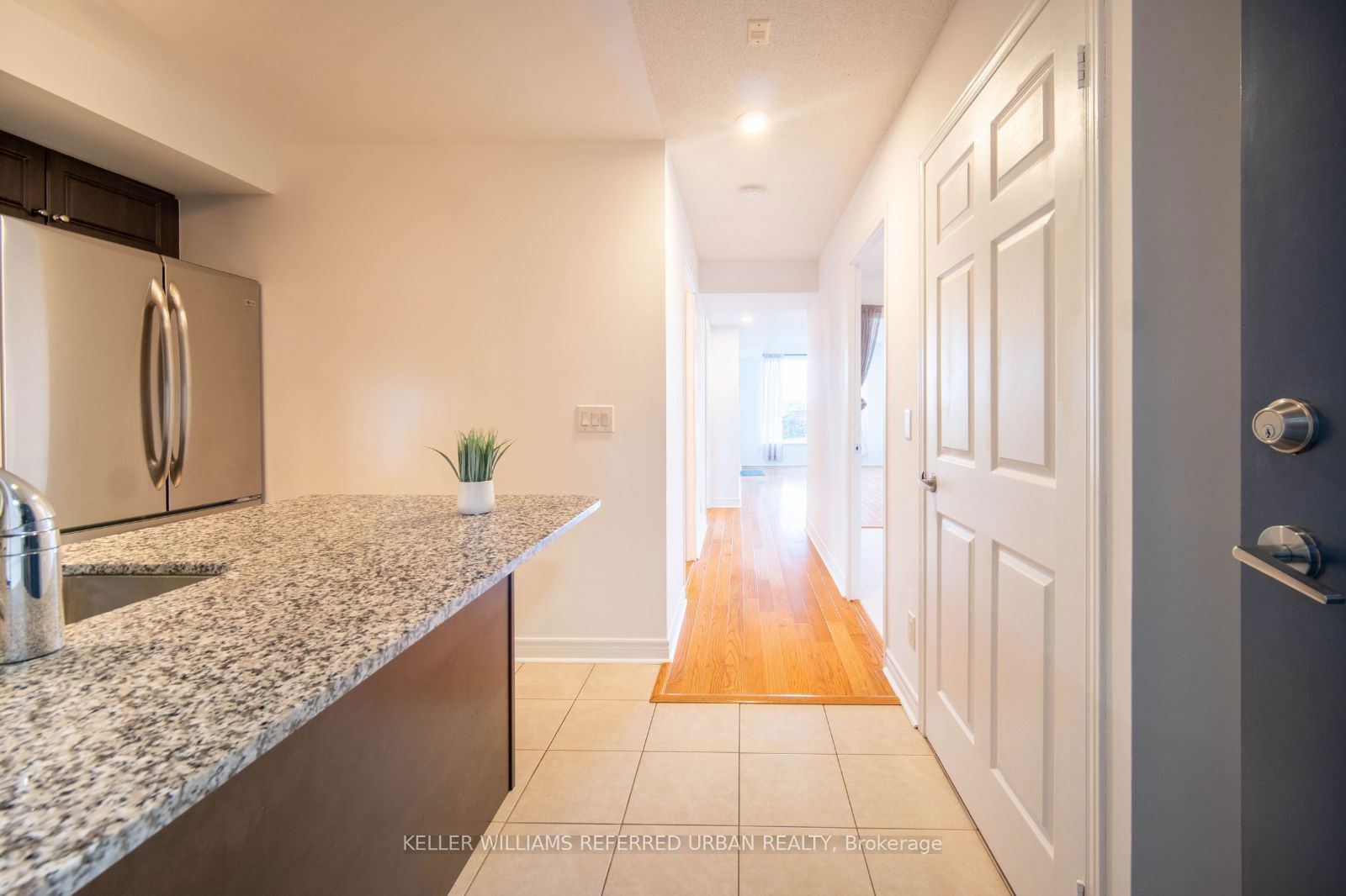 60 Fairfax Cres, unit 413 for sale - image #7