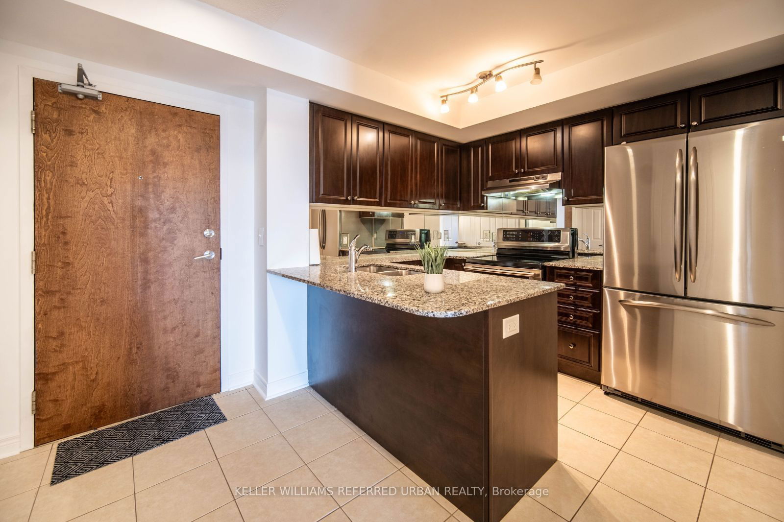 60 Fairfax Cres, unit 413 for sale - image #9