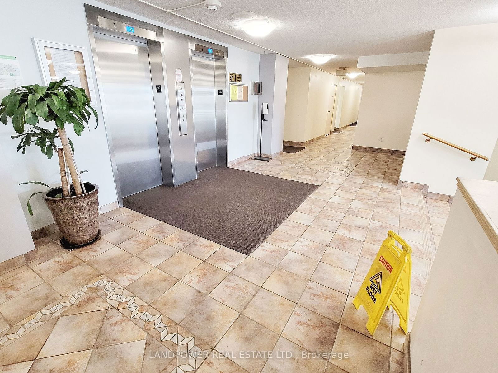 10 Tapscott Rd, unit 1011 for sale - image #4