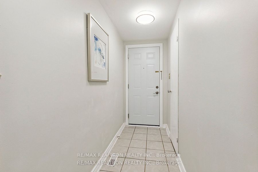 44 Chester Le Blvd, unit 6 for sale - image #4