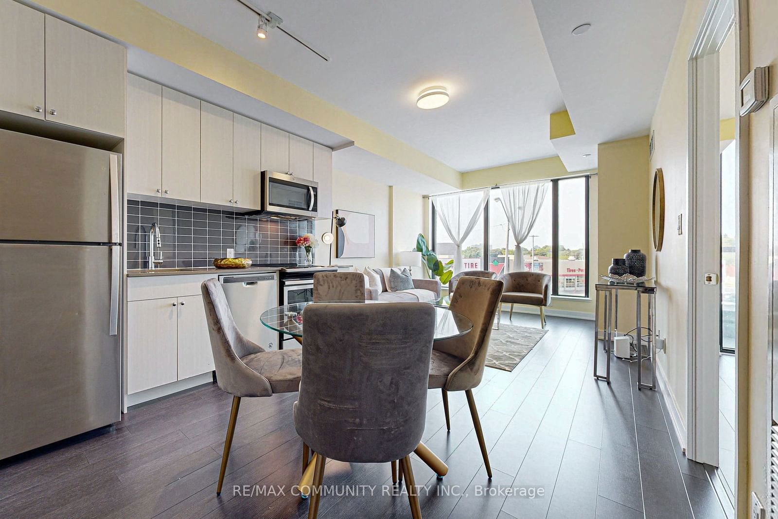 2799 Kingston Rd, unit 319 for sale - image #6