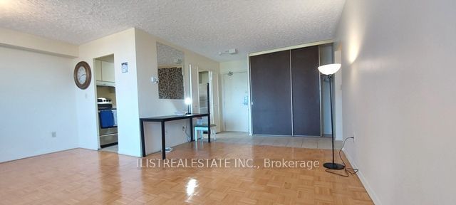 5 Massey Sq, unit 407 for rent - image #7