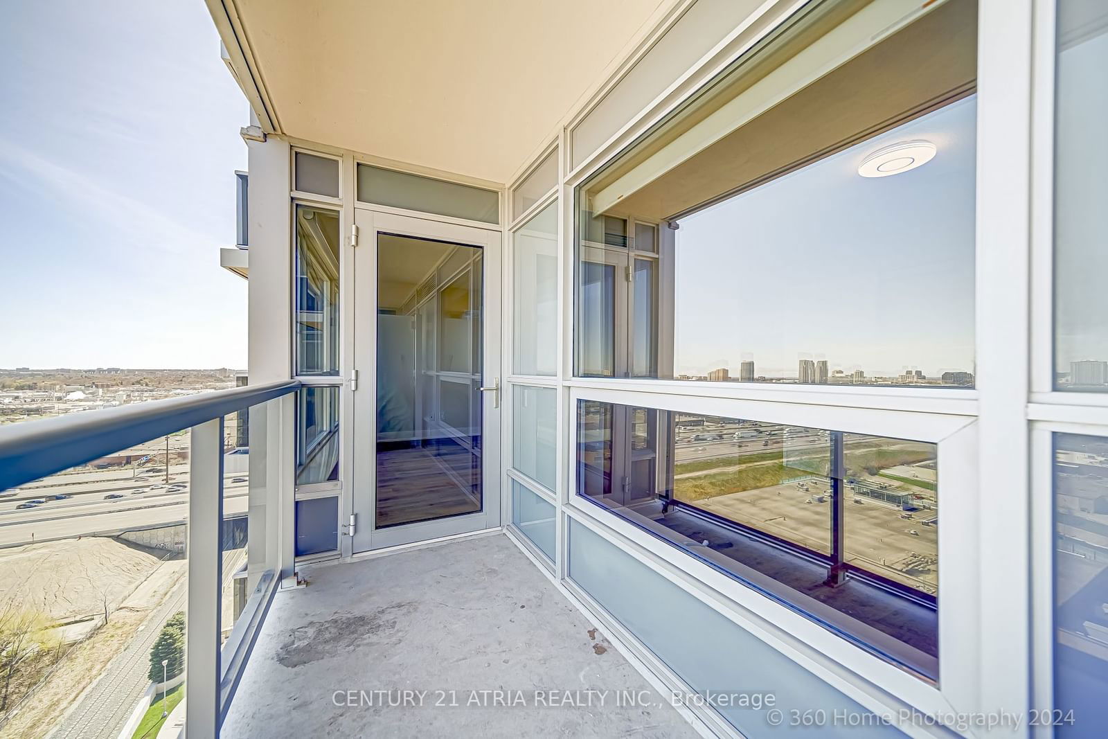 135 Village Green Sq, unit 2015 for sale - image #19