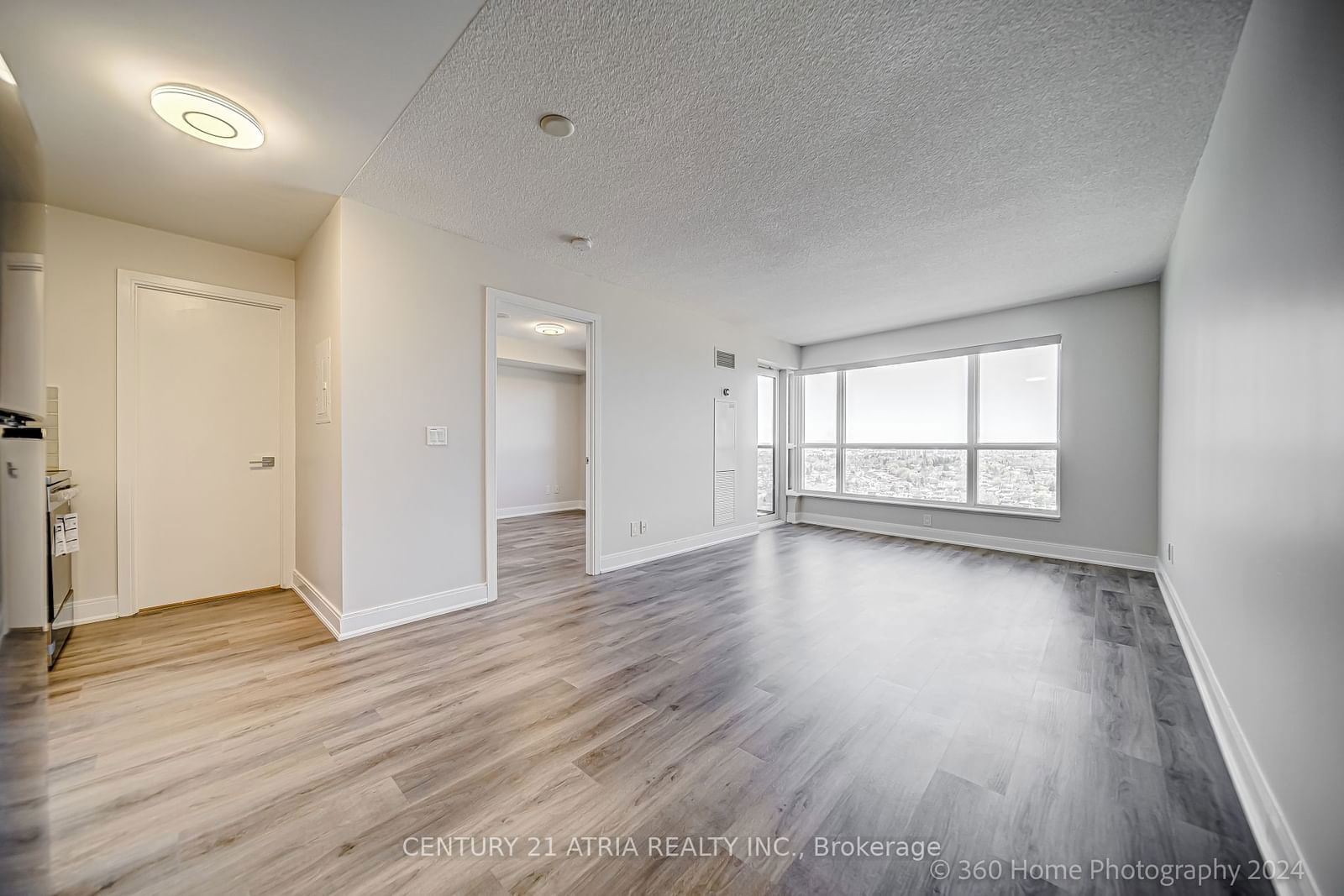 135 Village Green Sq, unit 2015 for sale - image #5