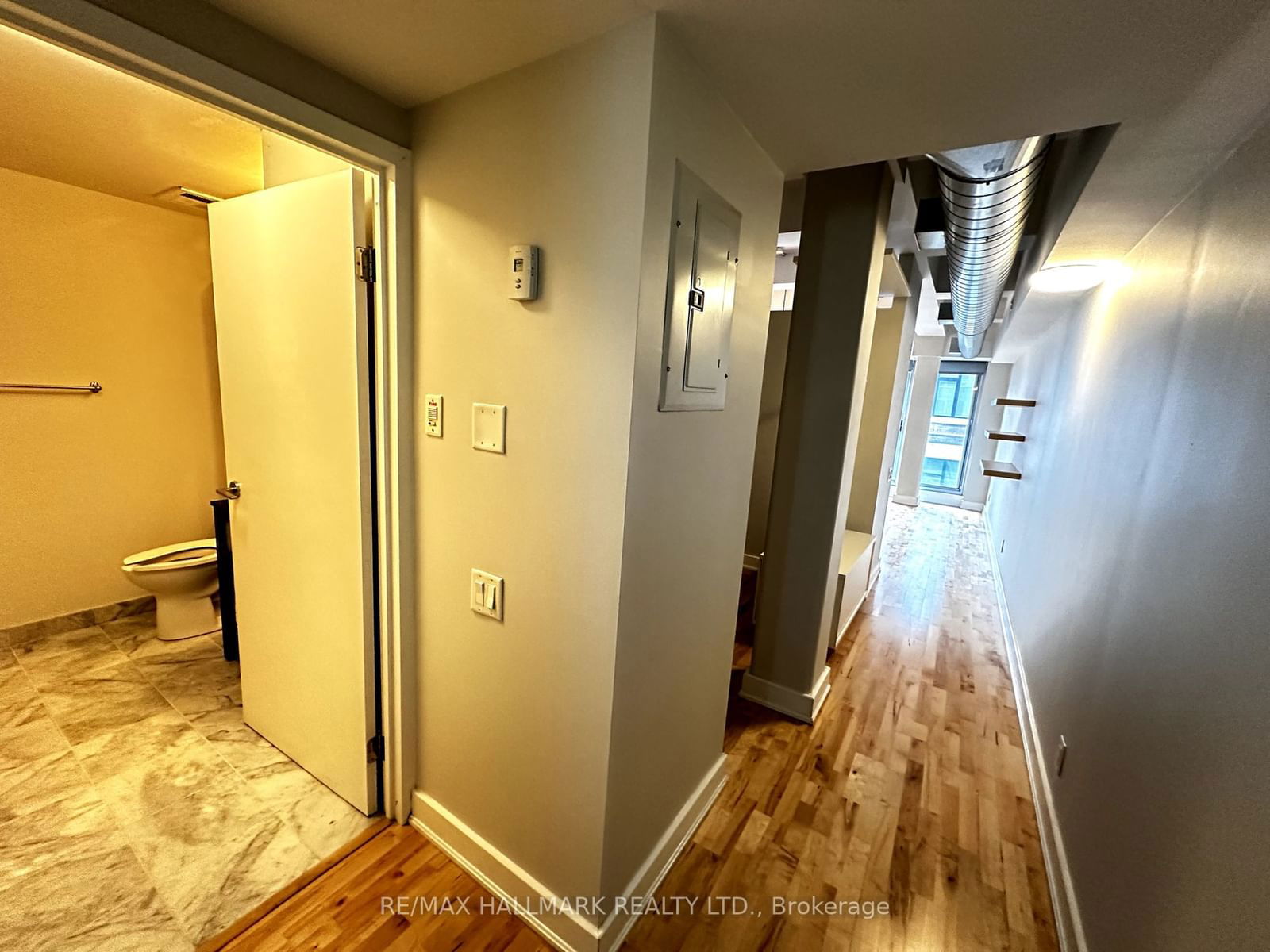 233 Carlaw Ave, unit 611 for rent - image #13