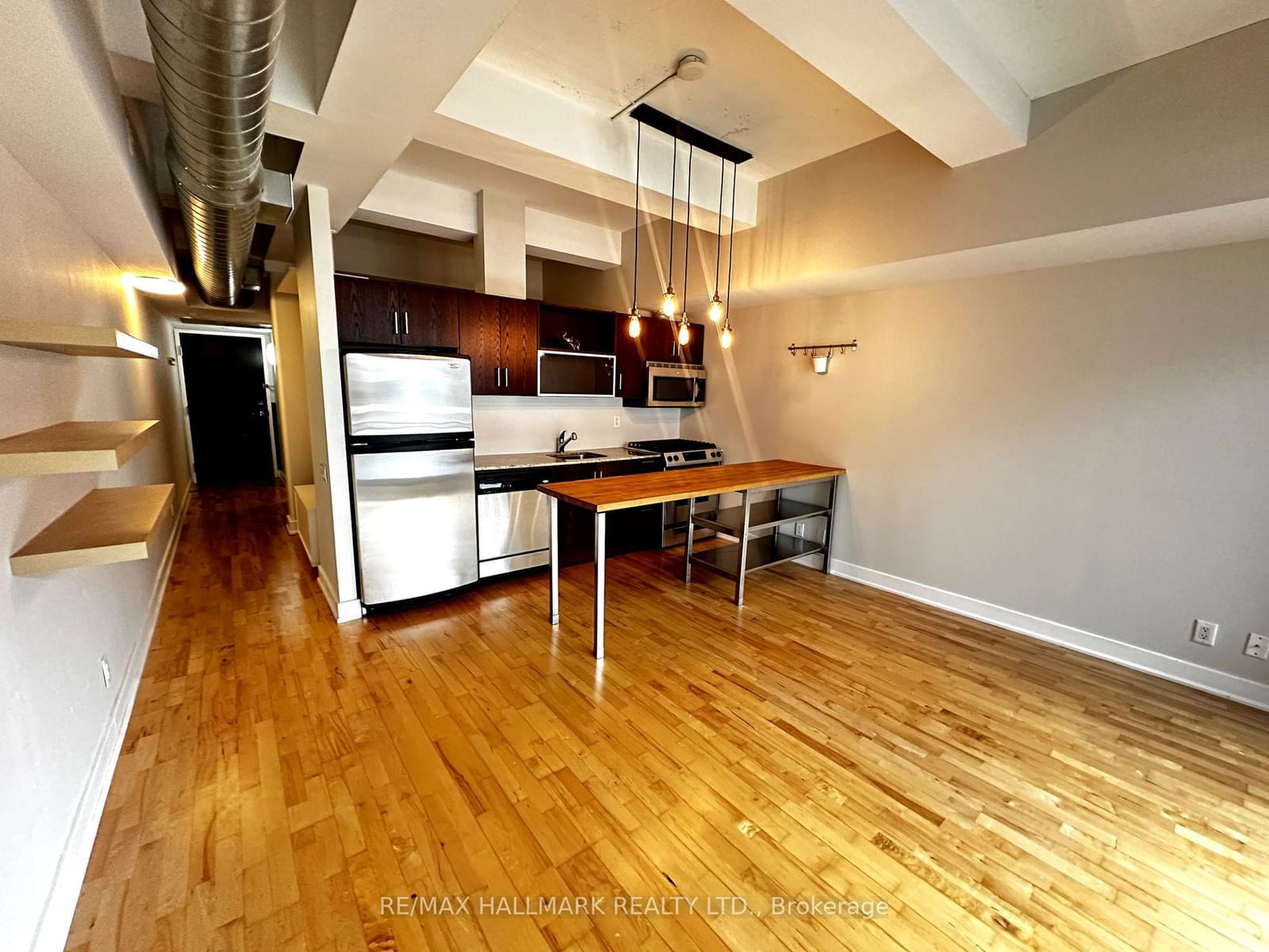 233 Carlaw Ave, unit 611 for rent - image #4