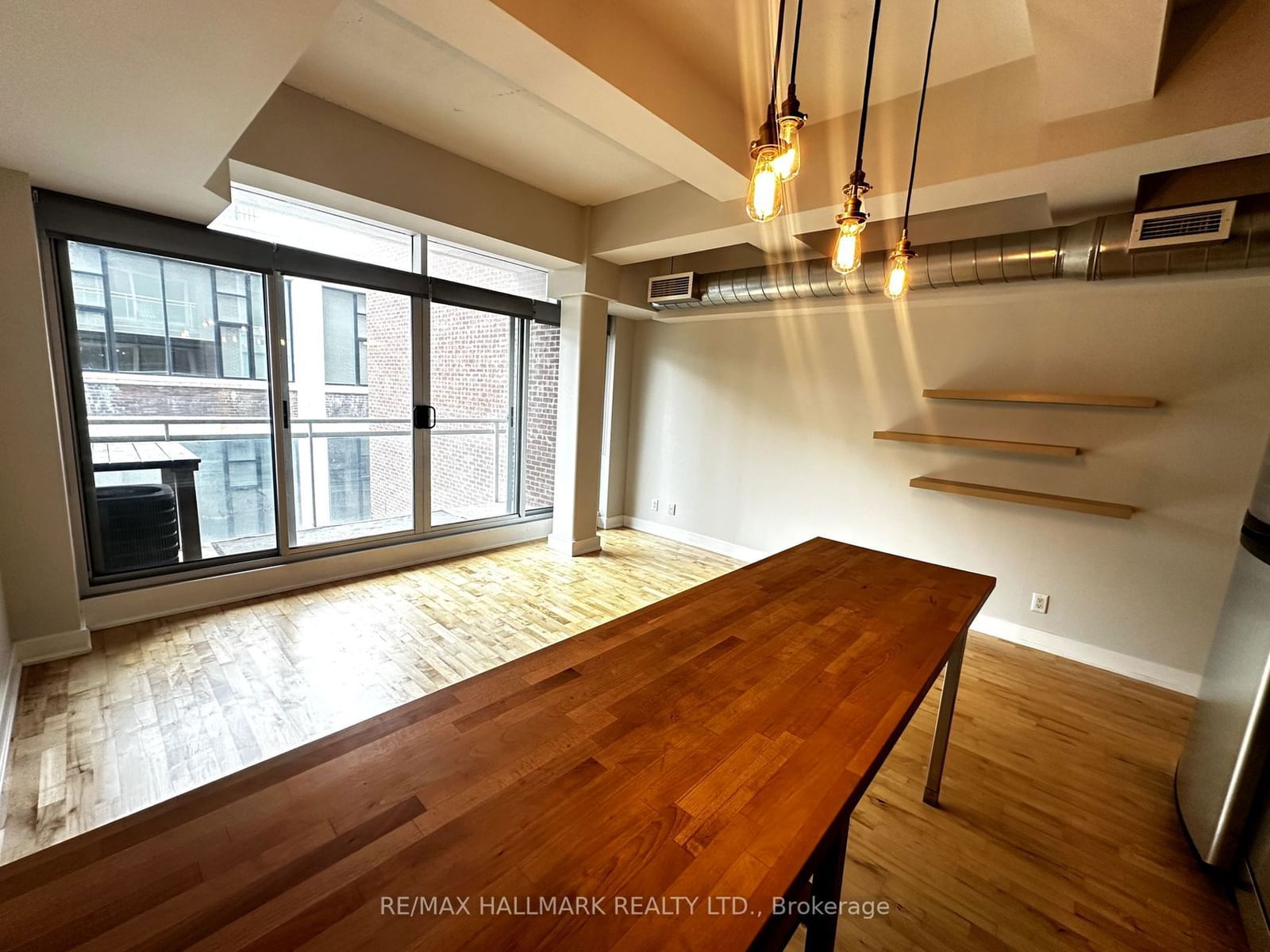 233 Carlaw Ave, unit 611 for rent - image #5