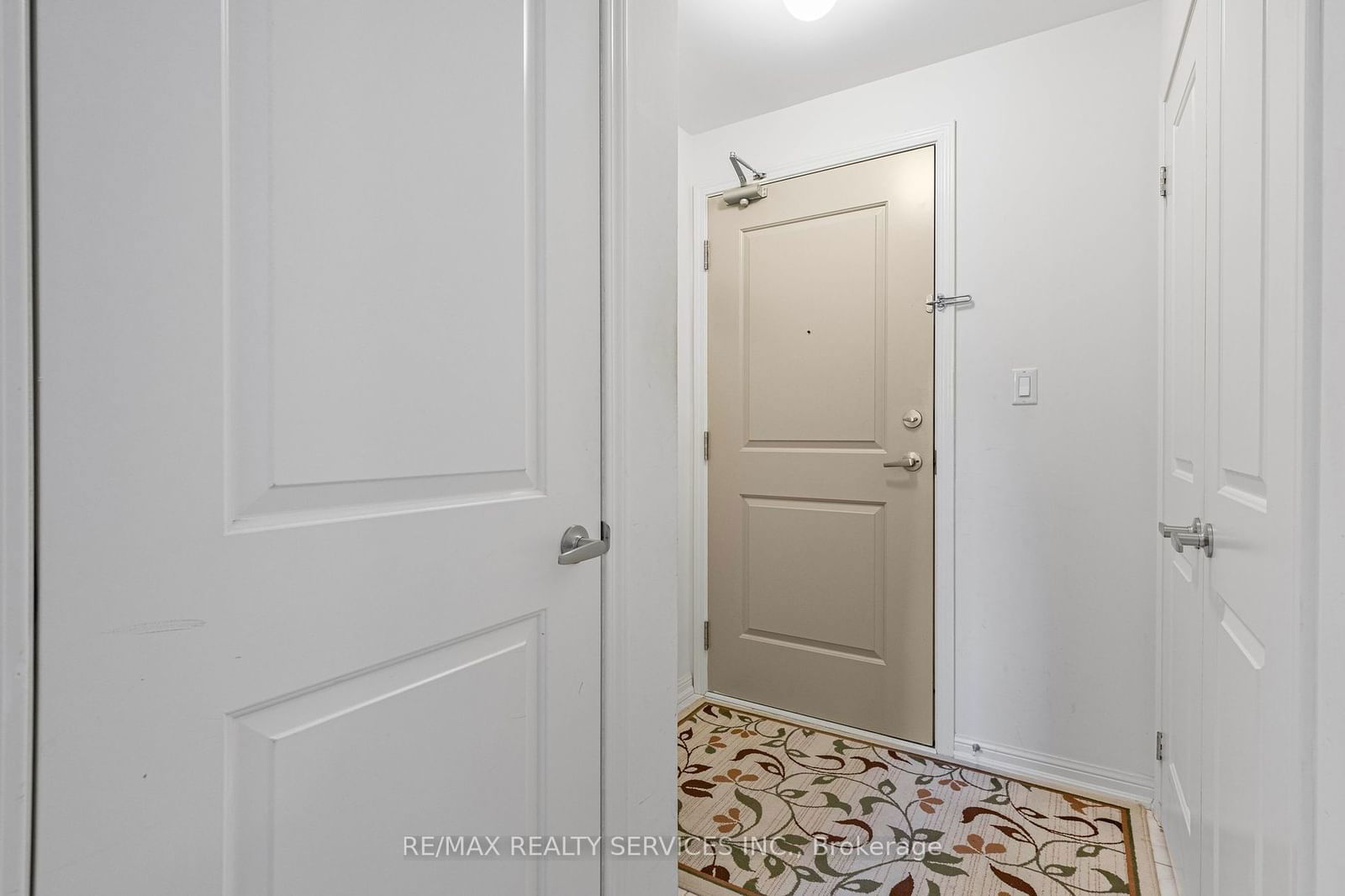 84 Aspen Springs Dr, unit #204 for sale - image #5