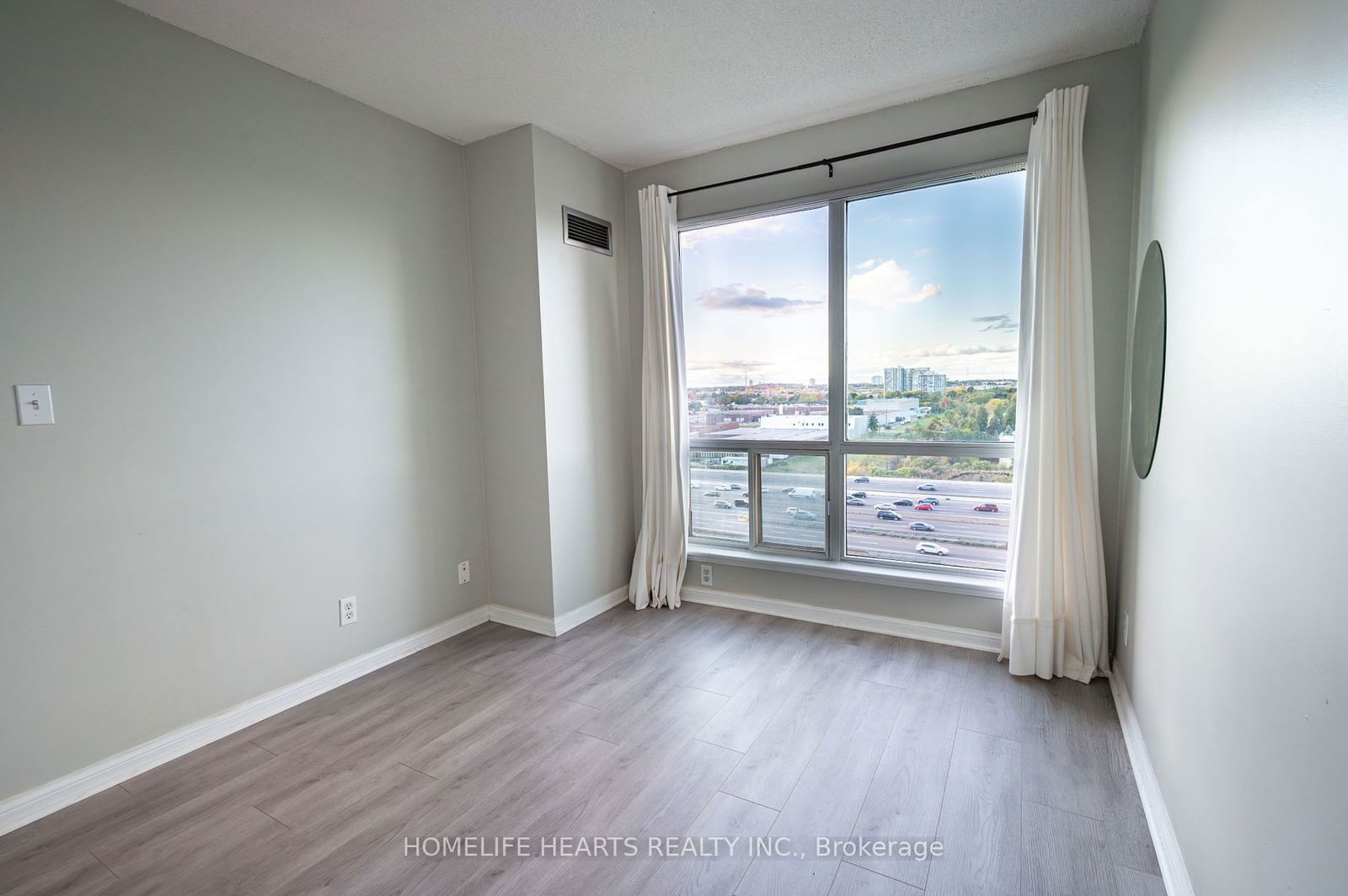 18 Lee Centre Dr, unit 1001 for rent - image #14