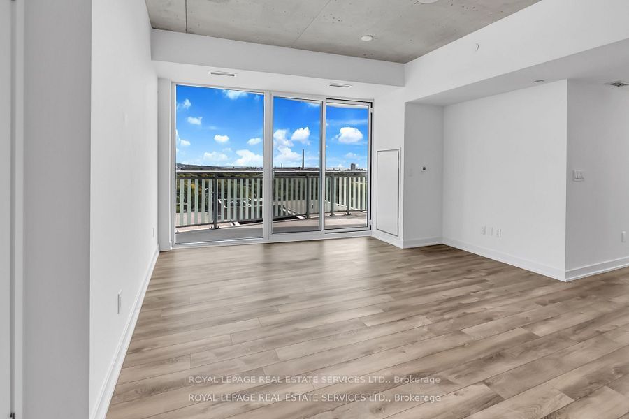 45 Baseball Pl, unit 1310 for rent - image #3