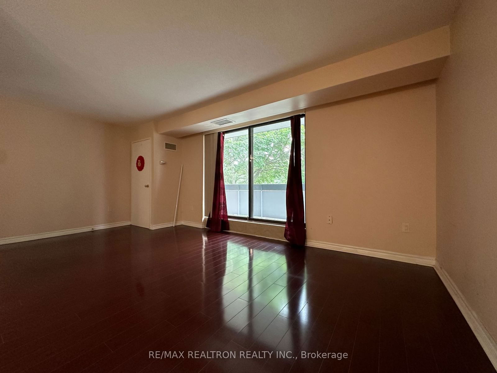 1200 Bridletowne Circ, unit 207 for rent - image #3