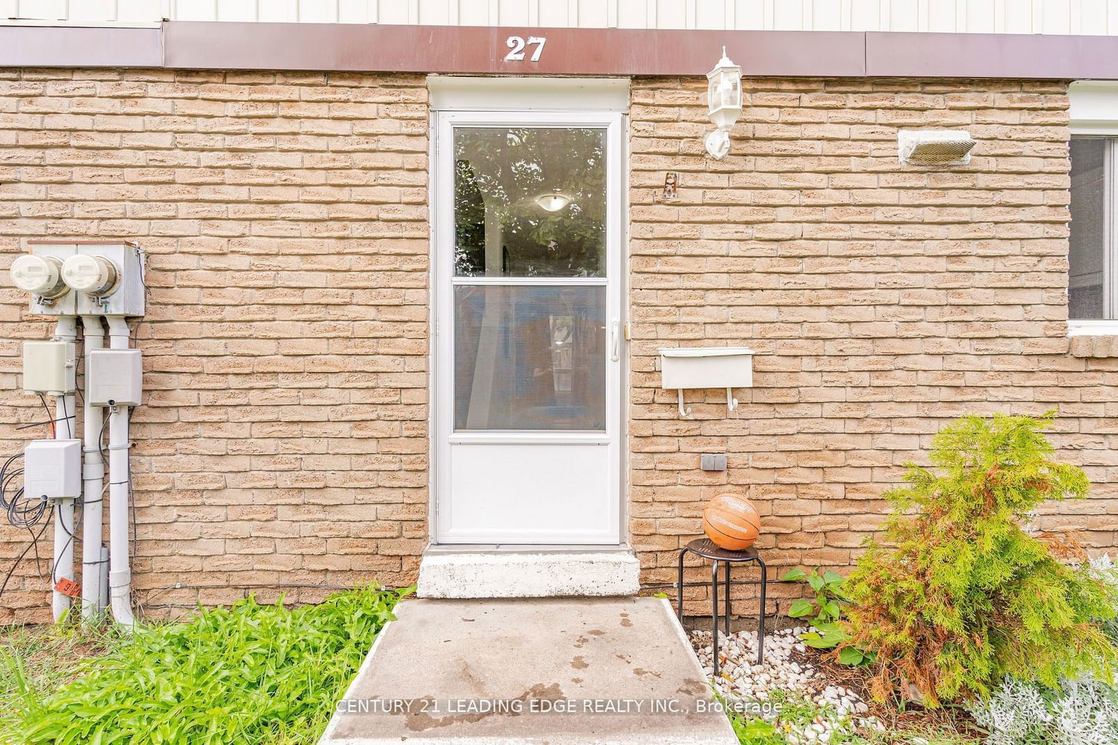 540 Dorchester Dr, unit 27 for sale - image #3