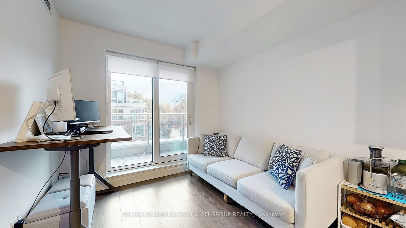 150 Logan Ave, unit 431 for sale - image #8