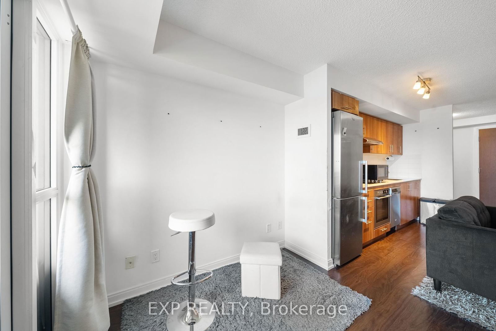 255 Village Green Sq, unit 1610 for sale