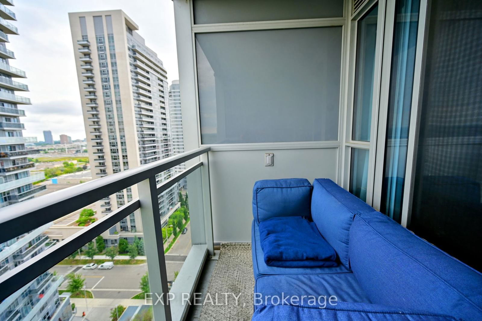 255 Village Green Sq, unit 1610 for sale