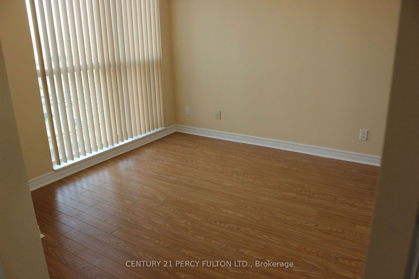 70 Town Centre Crt, unit 1609 for rent