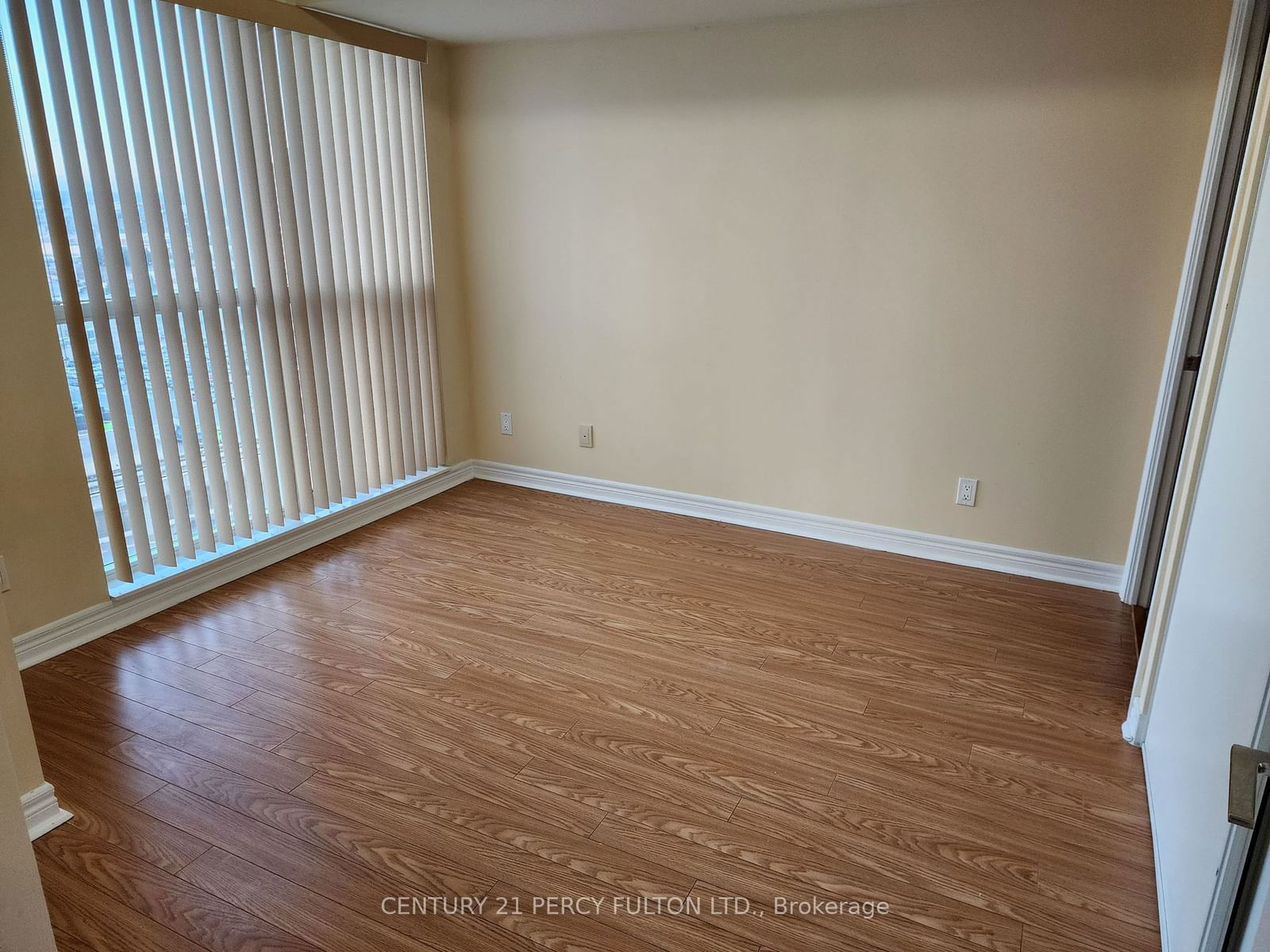 70 Town Centre Crt, unit 1609 for rent