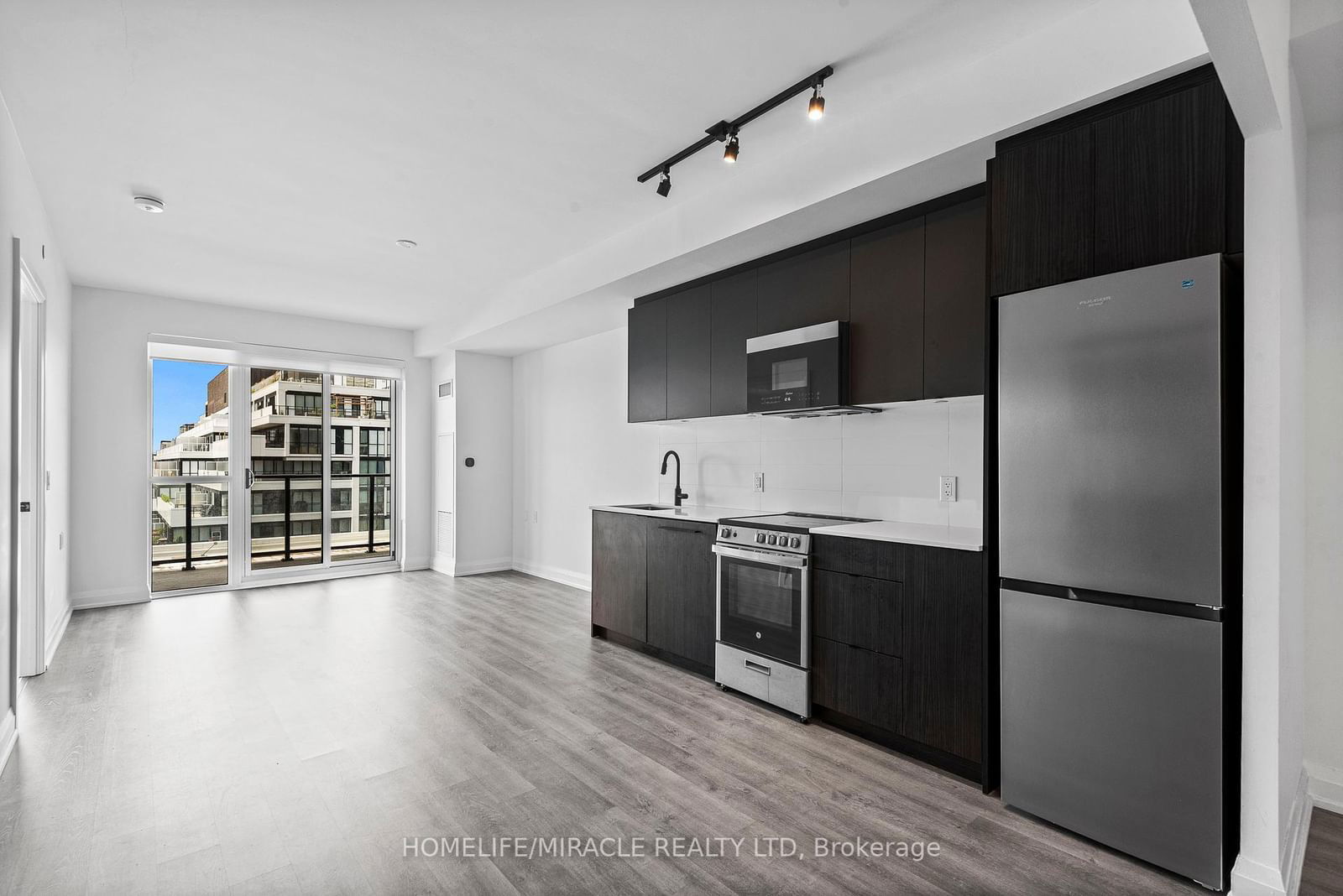 2369 Danforth Ave, unit 601 for sale - image #6