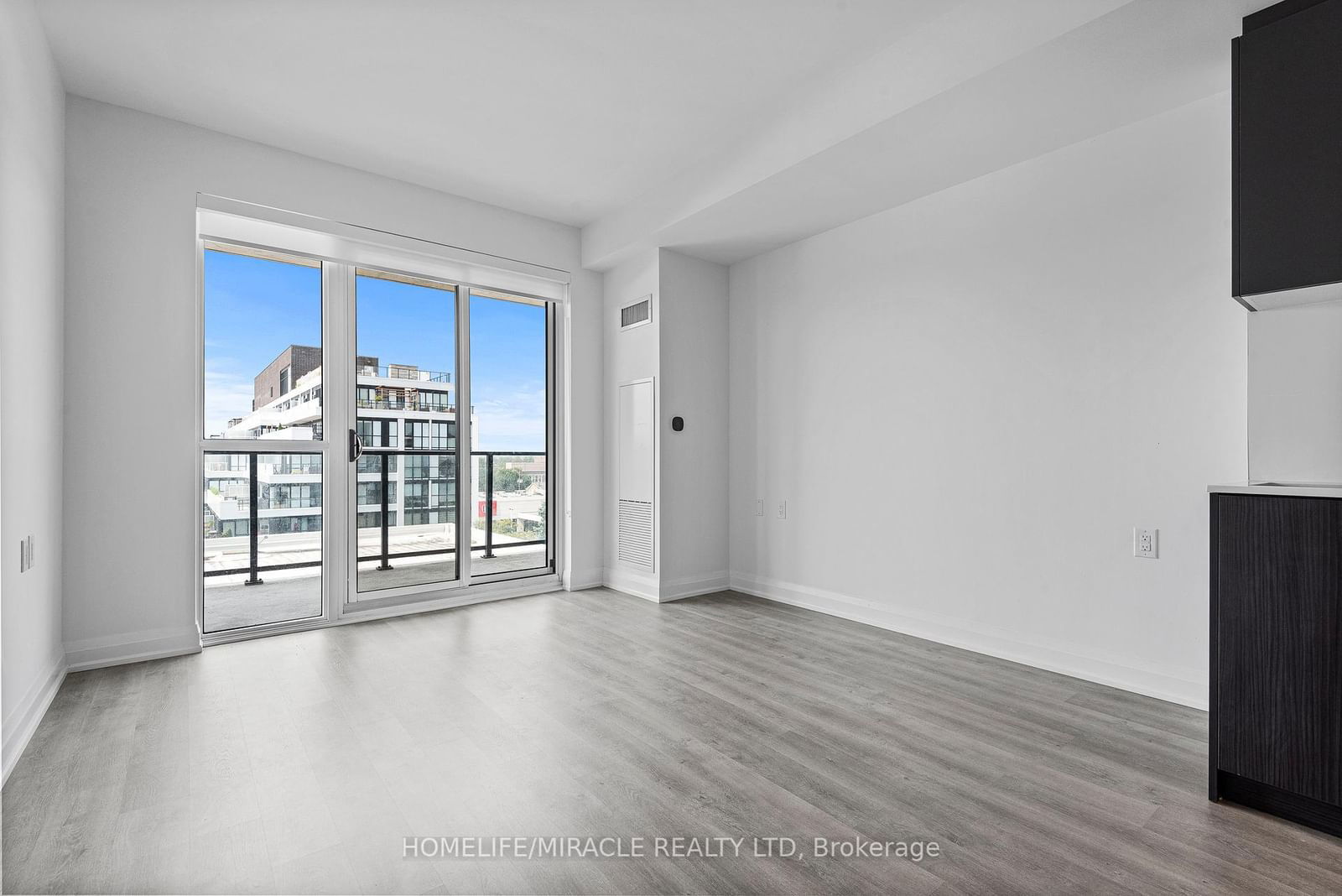 2369 Danforth Ave, unit 601 for sale - image #8