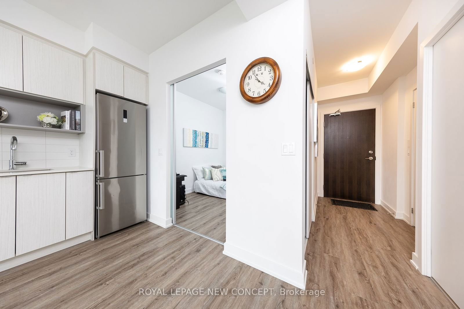 630 Greenwood Ave, unit 405 for sale - image #2